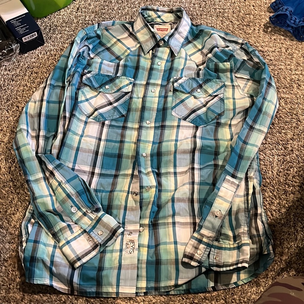 Mens Levi’s Button Down Size Small